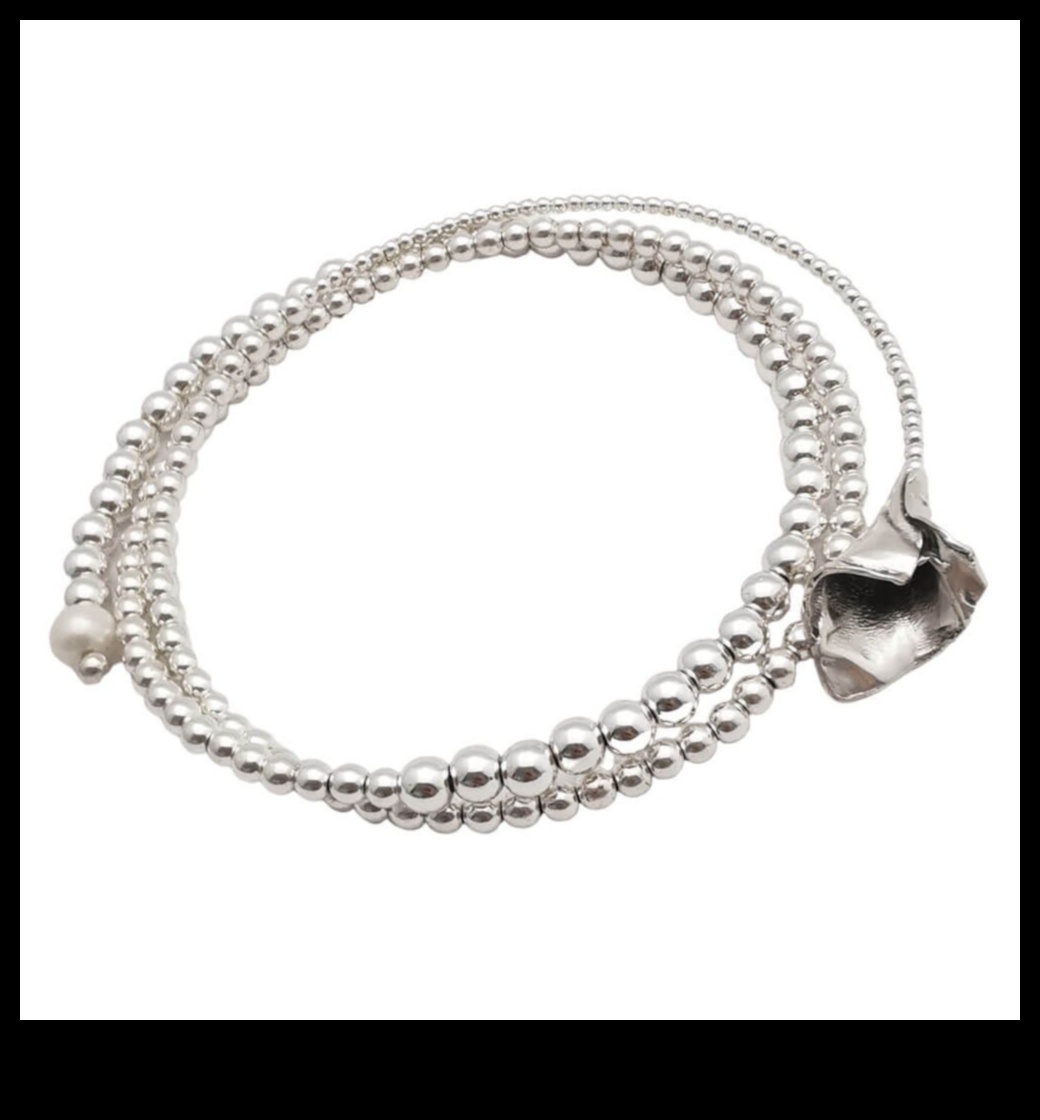 Λεπτή σοφιστικέ Μια συλλογή κολιέ που στολίζει το λαιμό σας 5 Λεπτή κομψότητα: Στολίστε το λαιμό σας με τα υπέροχα κατασκευασμένα κολιέ μας