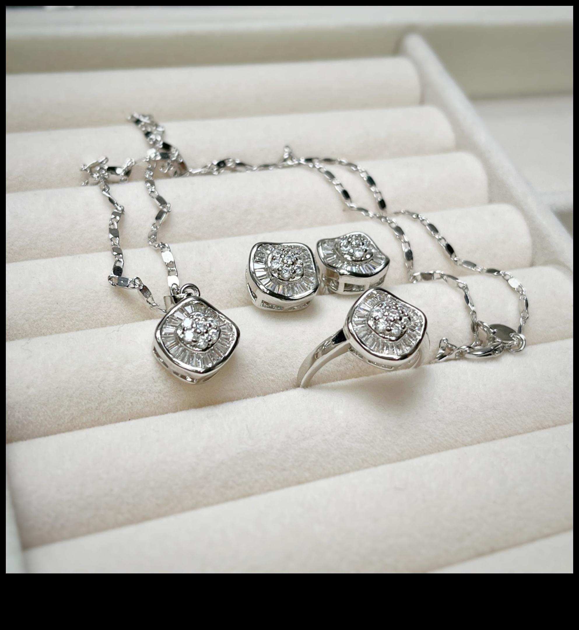Radiant Romance: Let Love Shine with Our Romantic Jewelry Set
