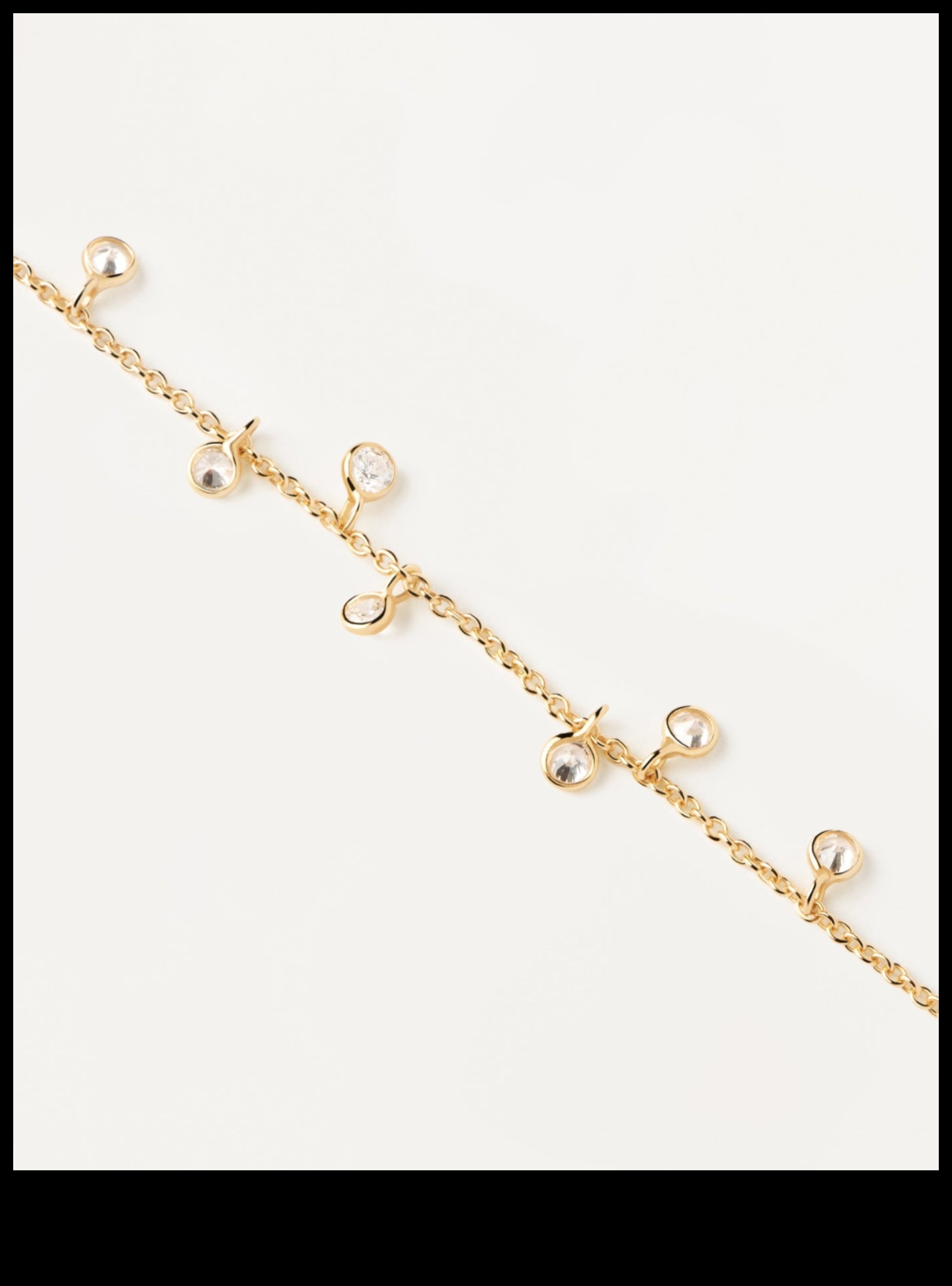 Βραχιόλια Bliss Ανεβάστε την παρουσία σας με μοντέρνες πινελιές Μια συλλογή από κομψά βραχιόλια που θα προσθέσουν μια πινελιά προσωπικότητας στην εμφάνισή σας. 3 Βραχιόλια Bliss: Ανεβάστε την παρουσία σας με μοντέρνες πινελιές