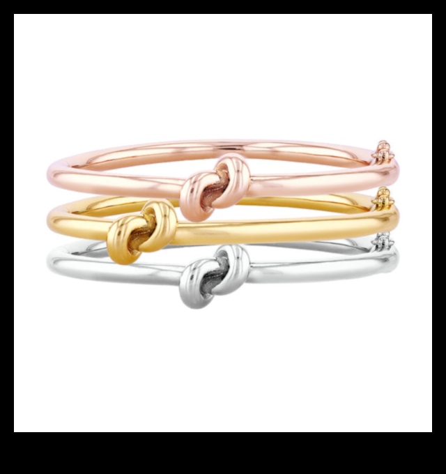 Βραχιόλια Bliss Ανεβάστε την παρουσία σας με μοντέρνες πινελιές Μια συλλογή από κομψά βραχιόλια που θα προσθέσουν μια πινελιά προσωπικότητας στην εμφάνισή σας. 5 Βραχιόλια Bliss: Ανεβάστε την παρουσία σας με μοντέρνες πινελιές