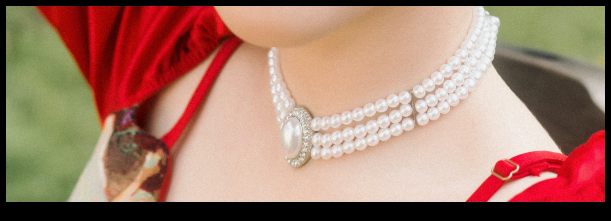 Pearl Perfection: Χαρίστε την εμφάνισή σας με κομψότητα