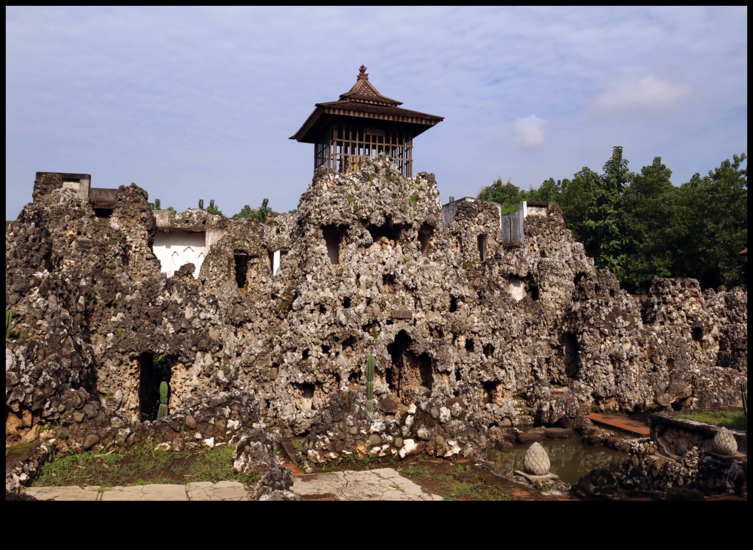 Ταξίδια της Ιάβας Ένα πολιτιστικό σταυροδρόμι της Ινδονησίας 5 Ταξίδια της Ιάβας: Καλλιτεχνική Κληρονομιά της Ινδονησίας