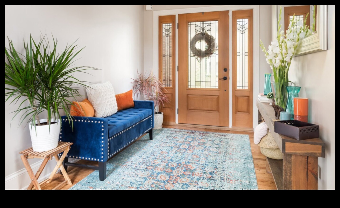 Πώς μπορώ να δημιουργήσω μια φιλόξενη είσοδο στην εσωτερική μου διακόσμηση;