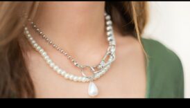 Pearl Perfection: Χαρίστε την εμφάνισή σας με κομψότητα