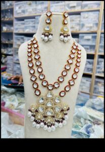 Regal Radiance: Αγκαλιάστε την Majestic Beauty με τα Regal στυλ κολιέ μας