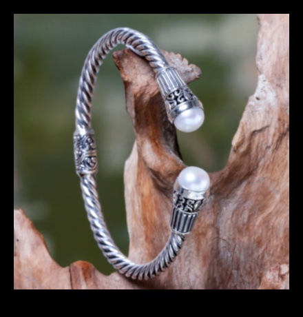 Sculpted Splendor: Embrace Artistry με τις δημιουργίες μας με γλυπτά βραχιόλια