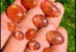 Sunstone Sparkle: Γυαλίστε στη ζεστασιά των ηλιόλουστων πολύτιμων λίθων